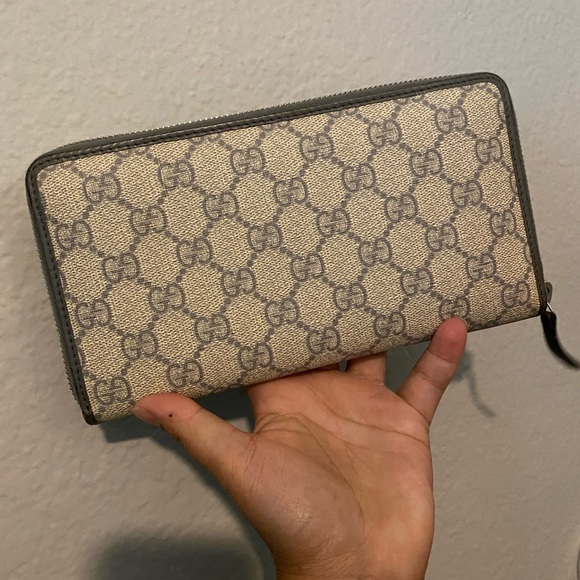 Gucci Handbags - Authentic Gucci wallet